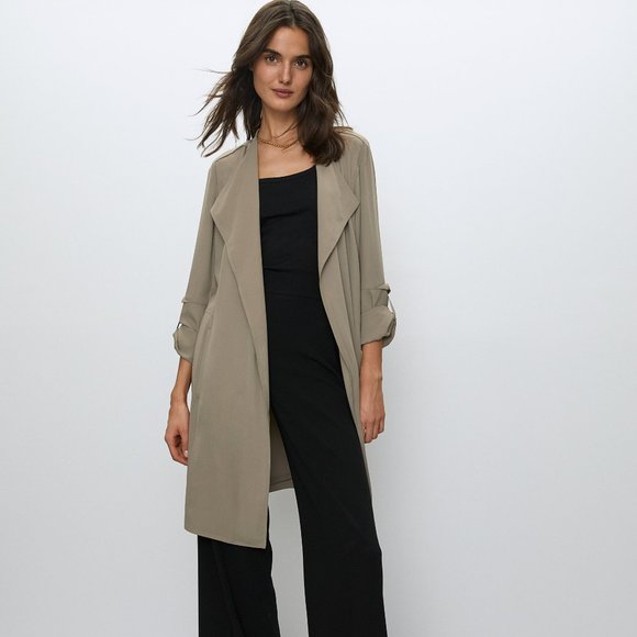 Aritzia Jackets & Blazers - Babaton flowy trench coat